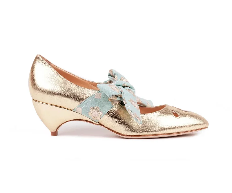 Classic and timeless women's footwear choicesPIALI