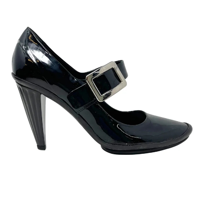 Fashion-forward and trendy women's shoe stylesRoger Vivier Mary Jane Pumps