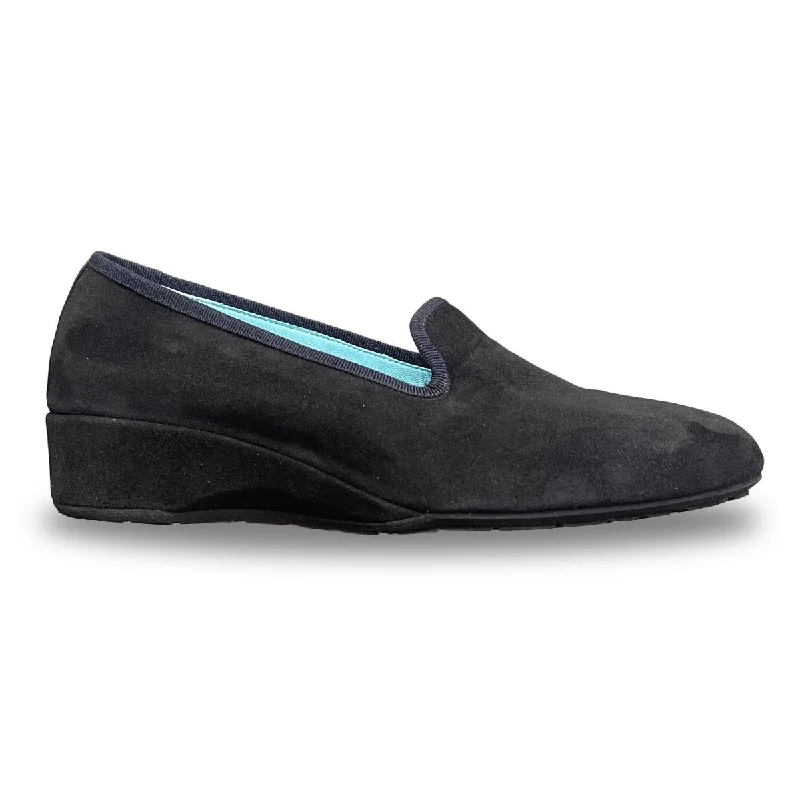 Chic and versatile women's footwearThierry Rabotin Women's Ziggy 1440MN Black Suede/Navy Trim Chic and versatile women's footwearThierry Rabotin Women's Ziggy 1440MN Black Suede/Navy Trim