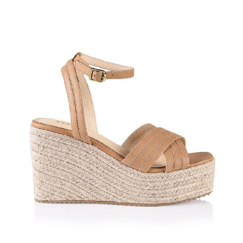 Practical and functional women's footwear solutionsCallie Rope Wedges - Caramel Softee