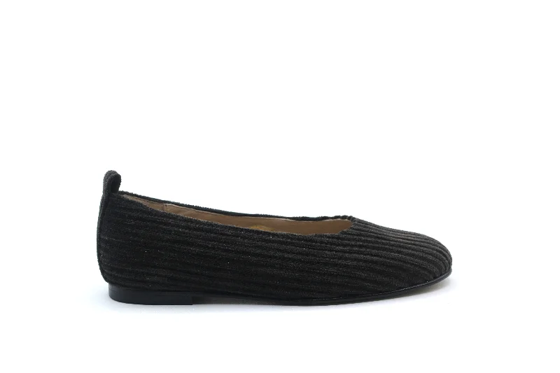 Stylish and supportive women's shoes for plantar fasciitisValencia Black Corduroy Flat