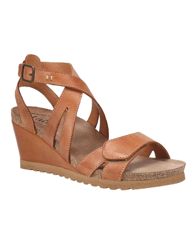 Versatile and stylish women's shoes for everyday chicWomen's Xcellent In Caramel